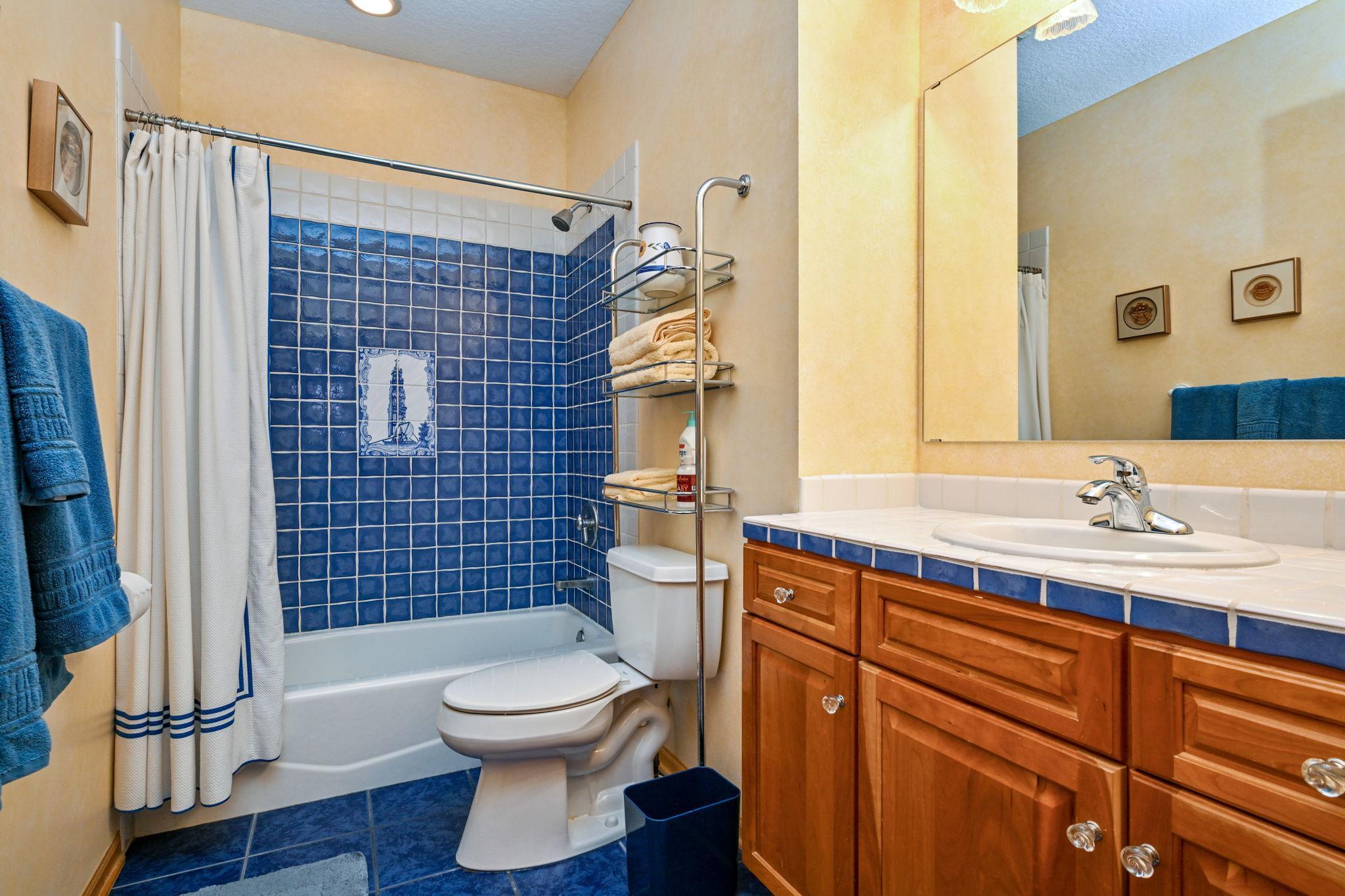 18-web-or-mls-14802 Margaret Pl 018Full.jpg