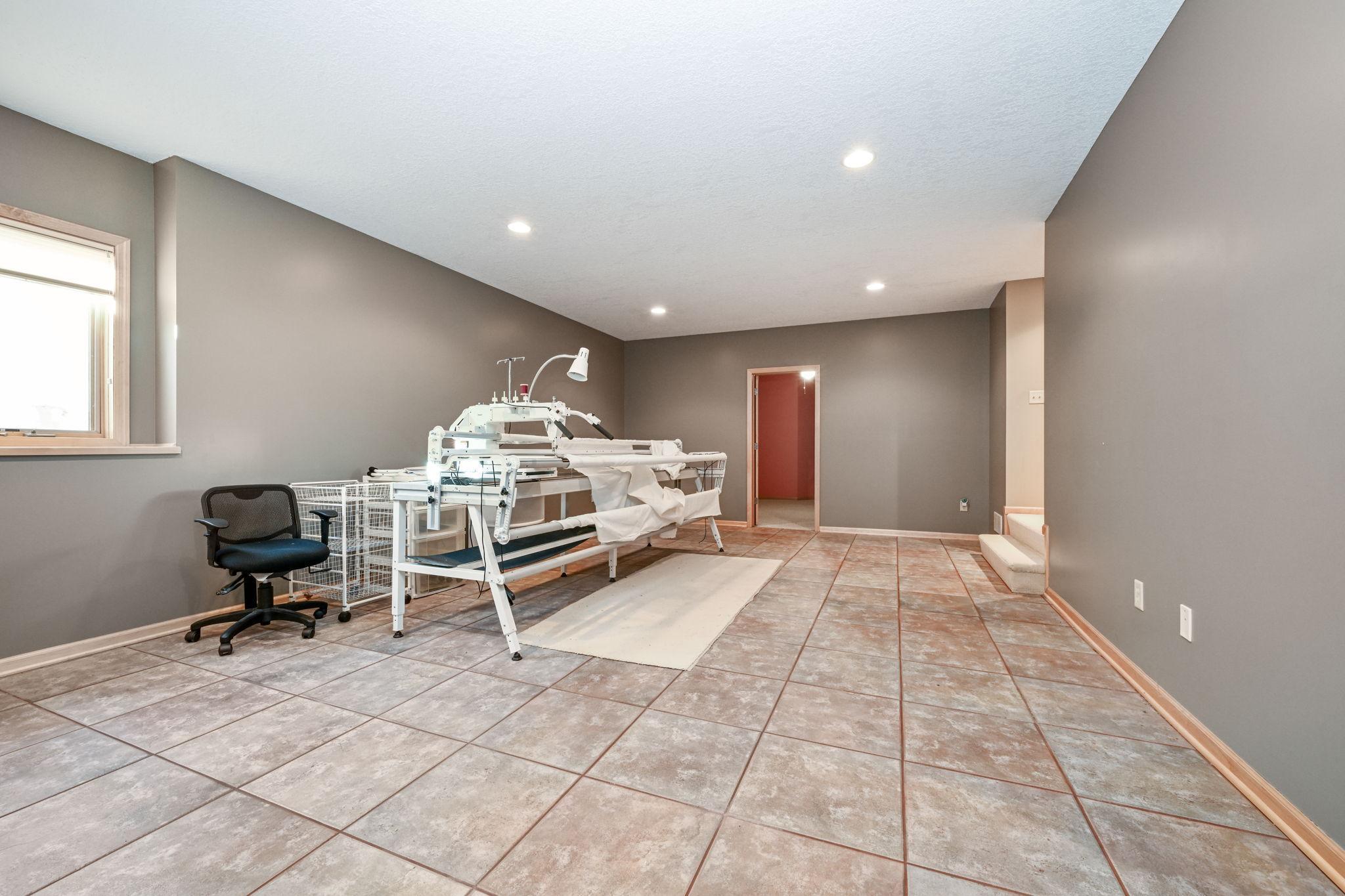 23-web-or-mls-14802 Margaret Pl 023Full.jpg