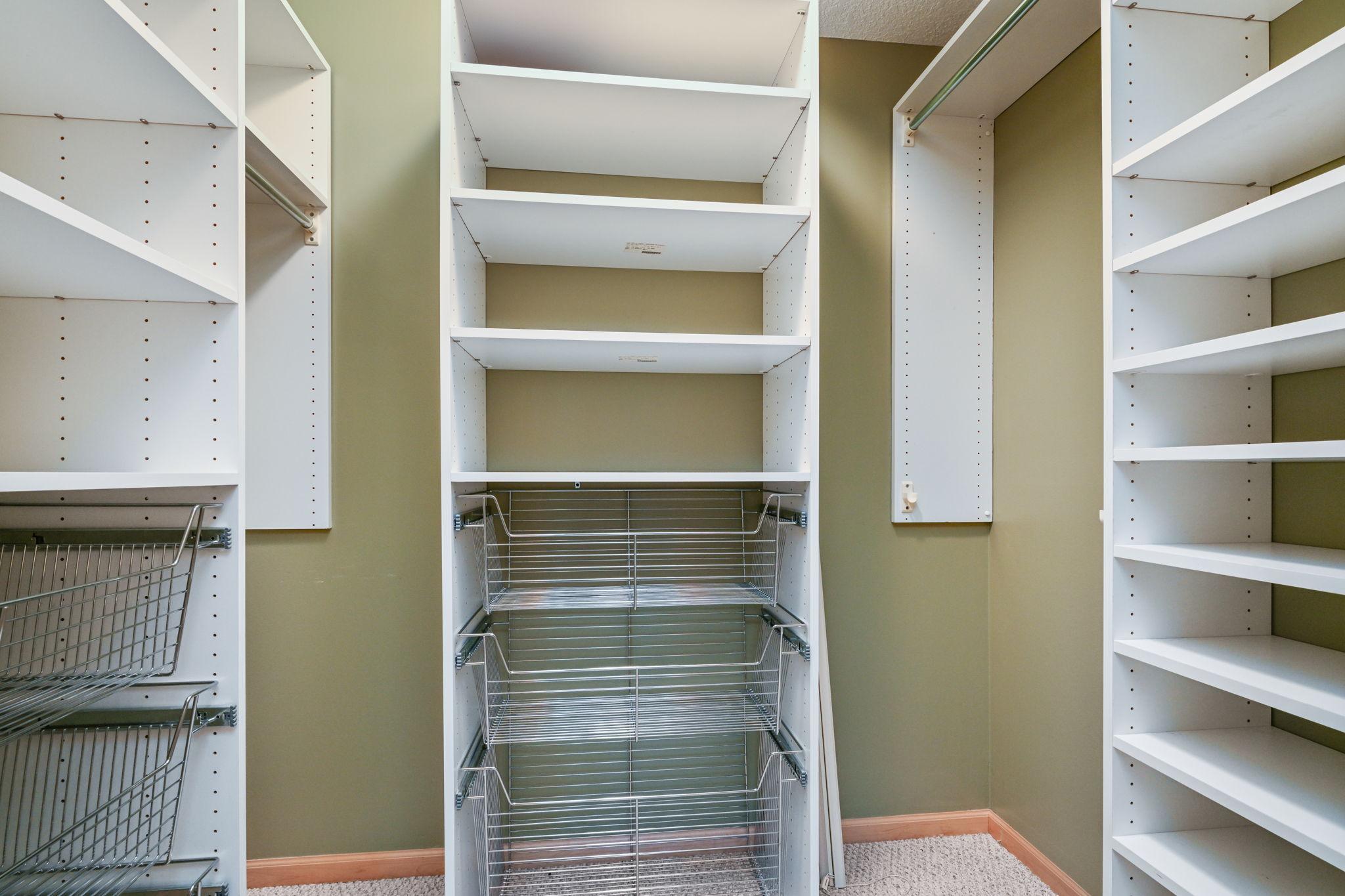 26-web-or-mls-14802 Margaret Pl 026Full.jpg