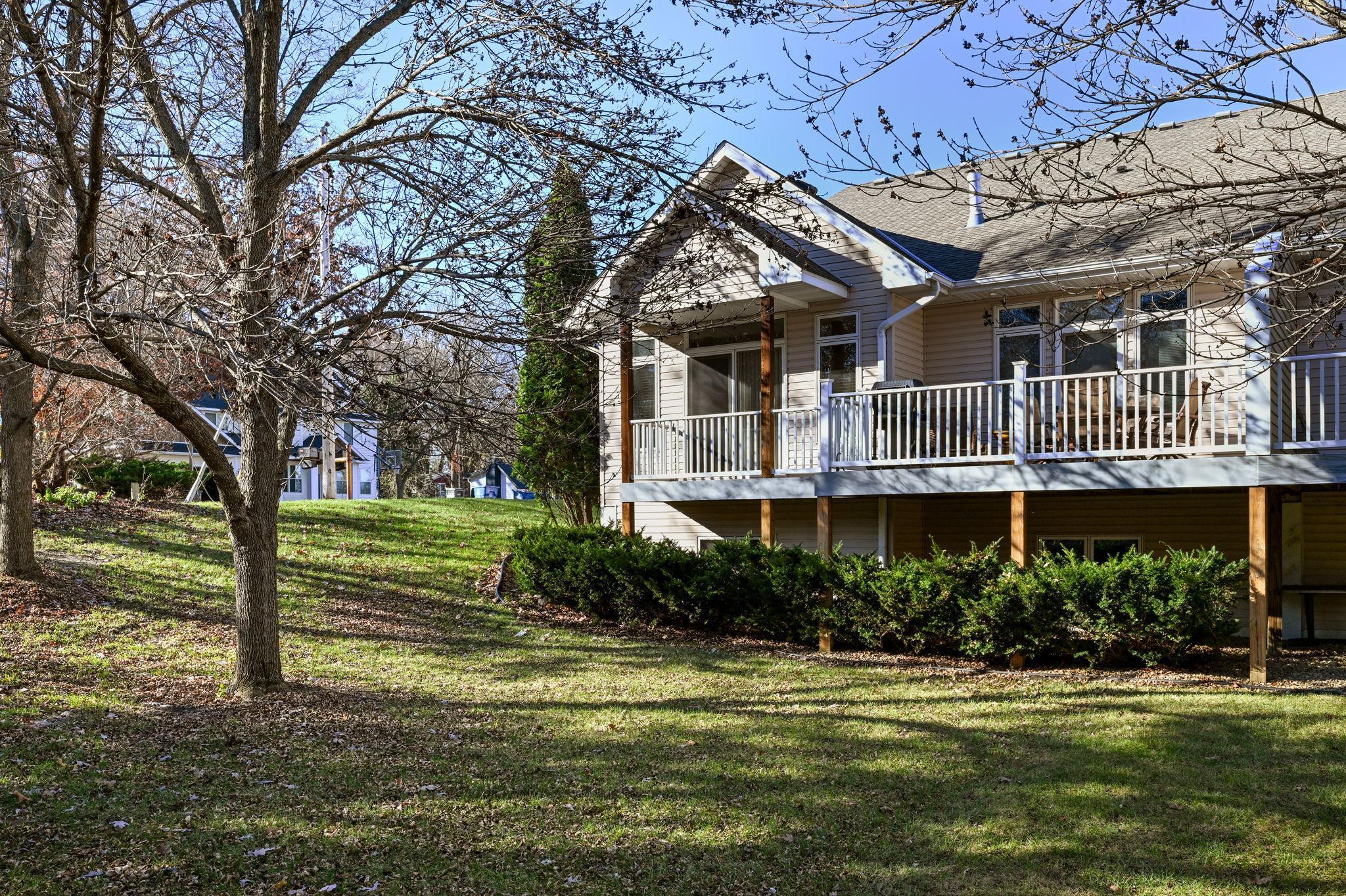 30-web-or-mls-14802 Margaret Pl 030Full.jpg