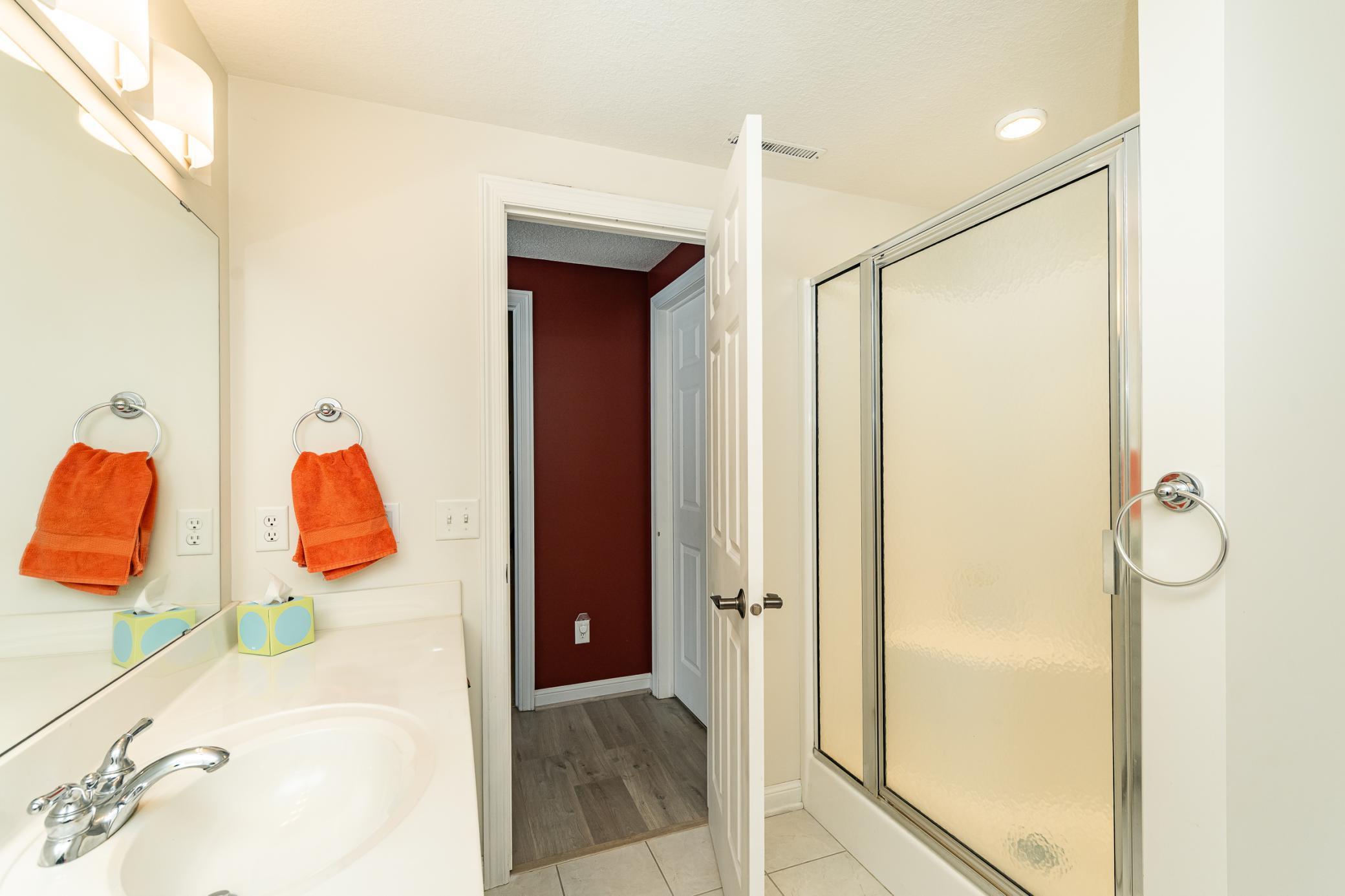 Jack & Jill full bath lower level