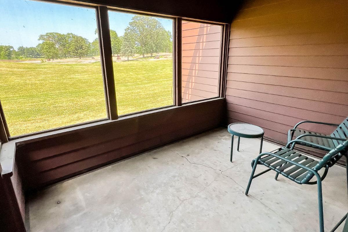 Screened in porch right out to golf course.