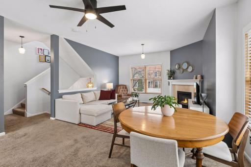 Open and spacious floor-plan! Tall ceilings and an abundance of natural light!