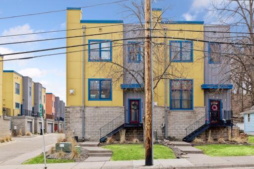 Attractive multi-level home in a small, well-managed townhome development! Look at that curb appeal! Love the dramatic use of color!!!