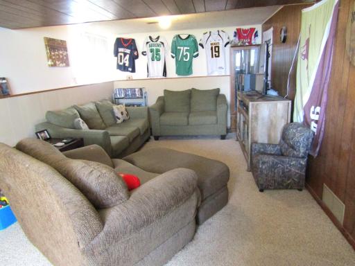 107 3rd Ave, Madison, MN 56256