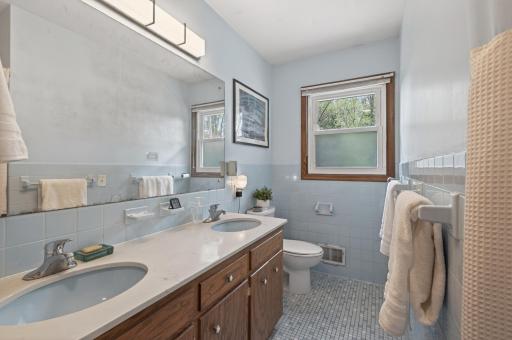 2201 Mounds Avenue, Saint Paul, MN 55112