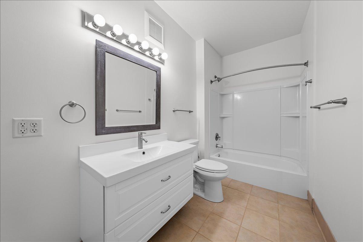 Full Bath w/Plenty of Room