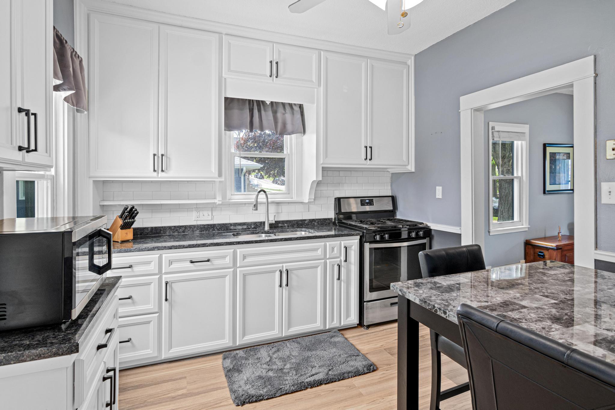 417 10th Ave S-10.jpg