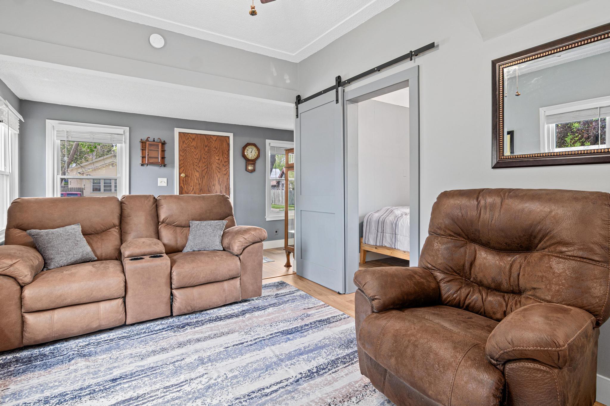 417 10th Ave S-6.jpg