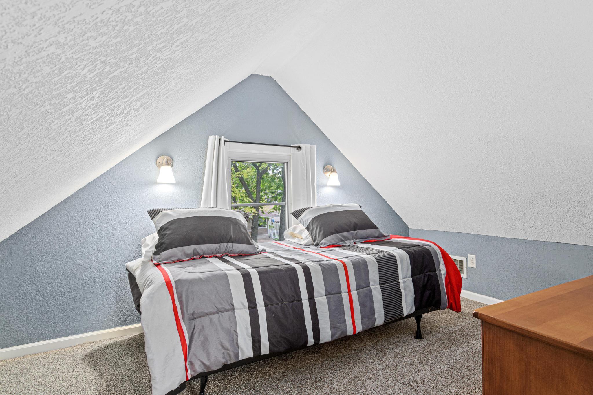 417 10th Ave S-14.jpg