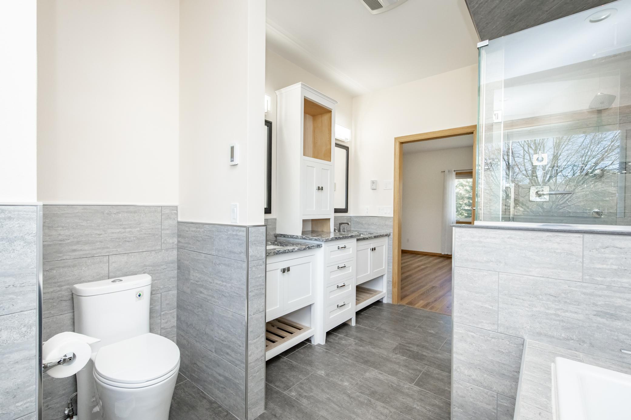 Primary Bath - Full - Sep. Tub & Shower