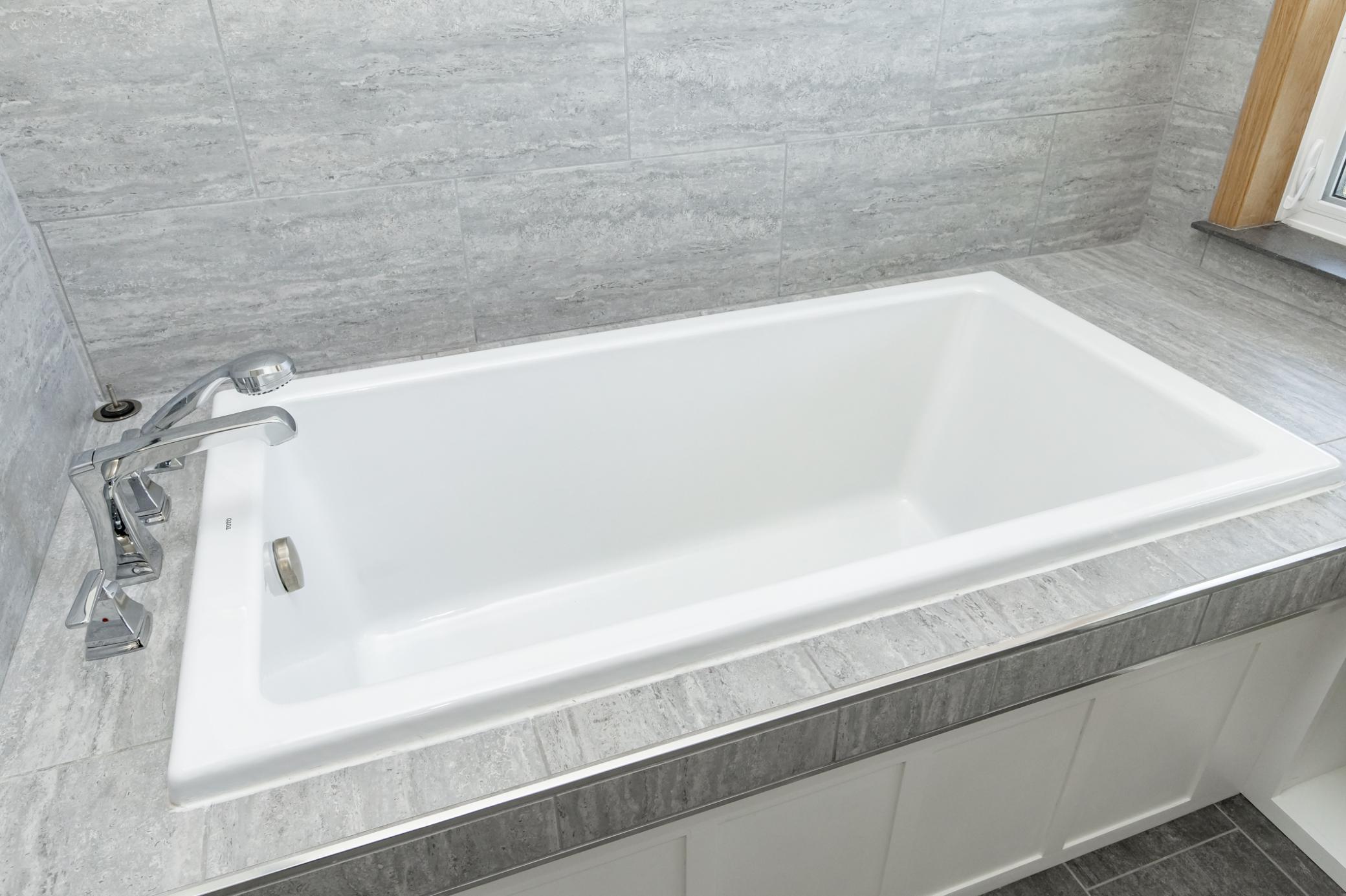 Primary Bath - Full - Sep. Tub & Shower