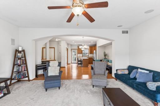 10859 Kingsfield Lane, Saint Paul, MN 55129