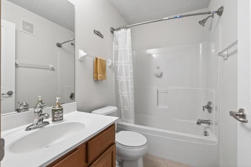 10859 Kingsfield Lane, Saint Paul, MN 55129