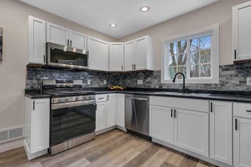 329 4th Avenue NE, Saint Cloud, MN 56304