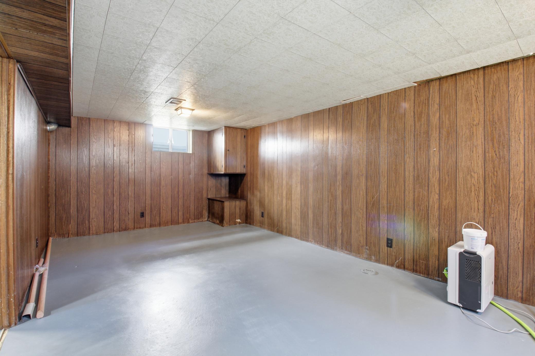 Great usable basement space