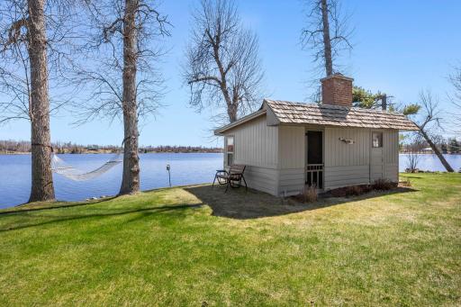 Three Season Guest House- So Close to the Water!