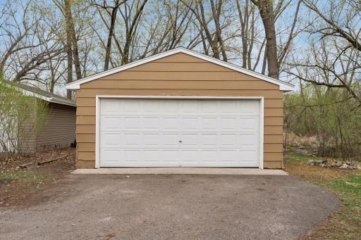 112 McGregor Avenue North - Spacecrafting - 0039.jpg