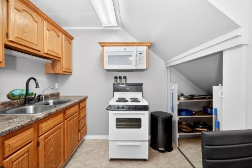 202 3rd Avenue SE, Barnesville, MN 56514