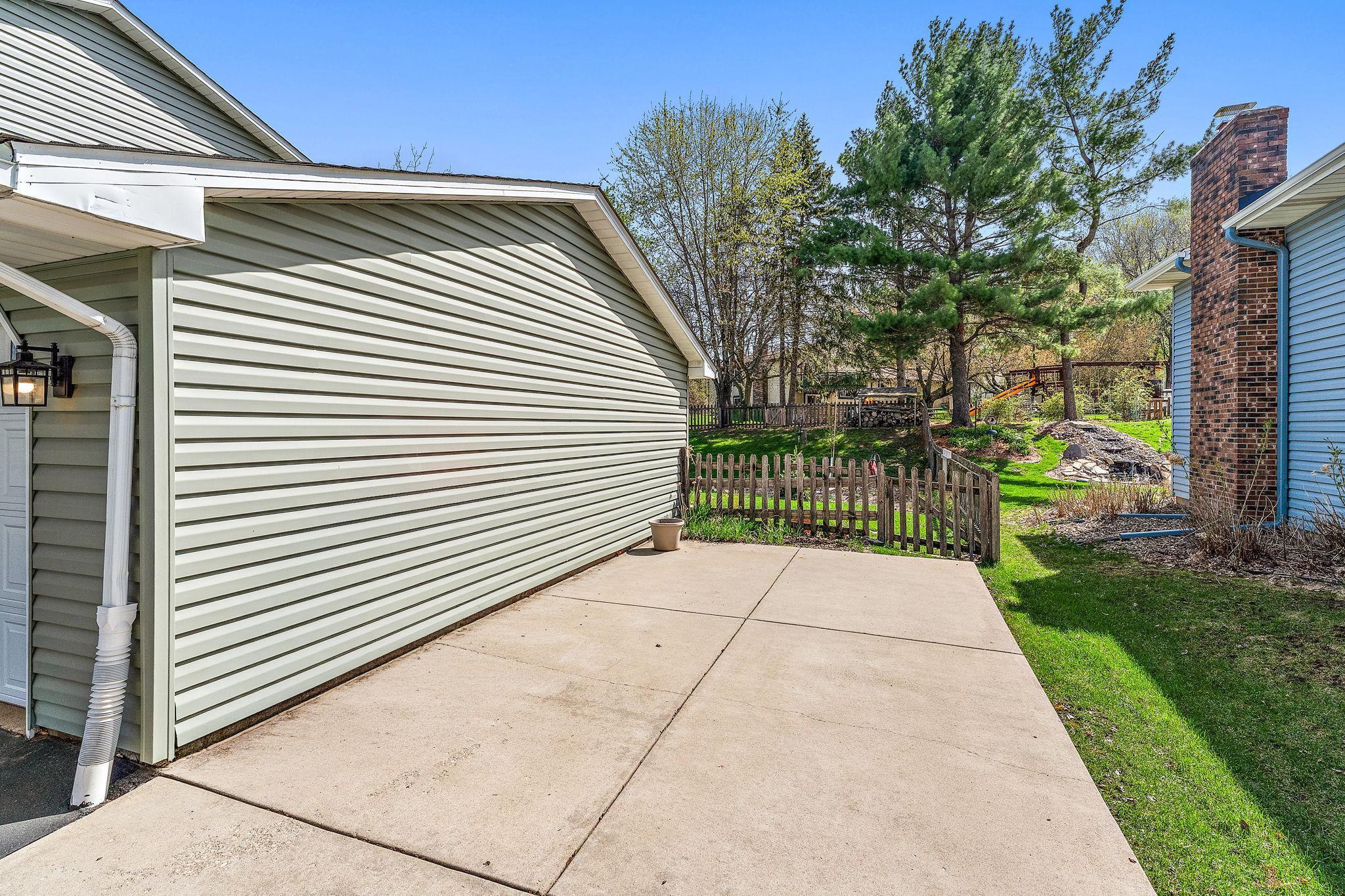Parking pad next to the garage, perfect for your RV, boat or extra vehicles
