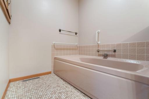 1455 Sunset Drive SW, Owatonna, MN 55060