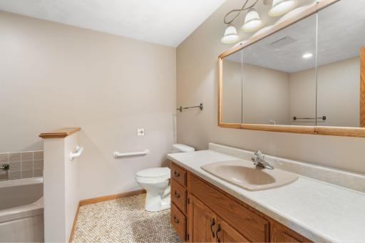 1455 Sunset Drive SW, Owatonna, MN 55060