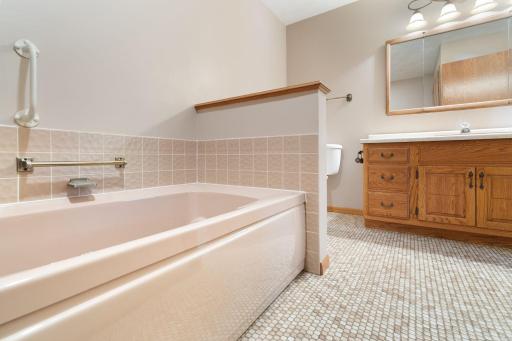 1455 Sunset Drive SW, Owatonna, MN 55060
