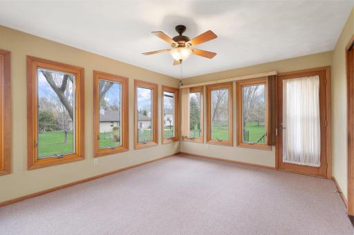 1455 Sunset Drive SW, Owatonna, MN 55060