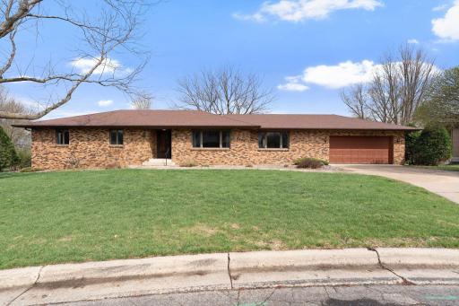 1455 Sunset Drive SW, Owatonna, MN 55060