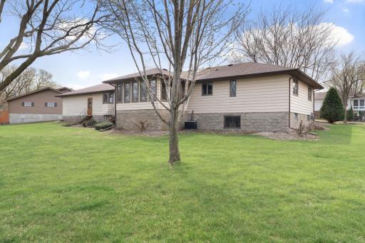 1455 Sunset Drive SW, Owatonna, MN 55060