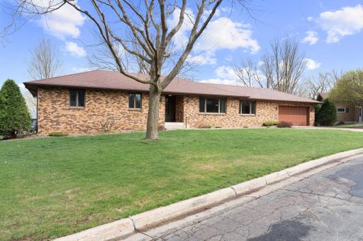 1455 Sunset Drive SW, Owatonna, MN 55060