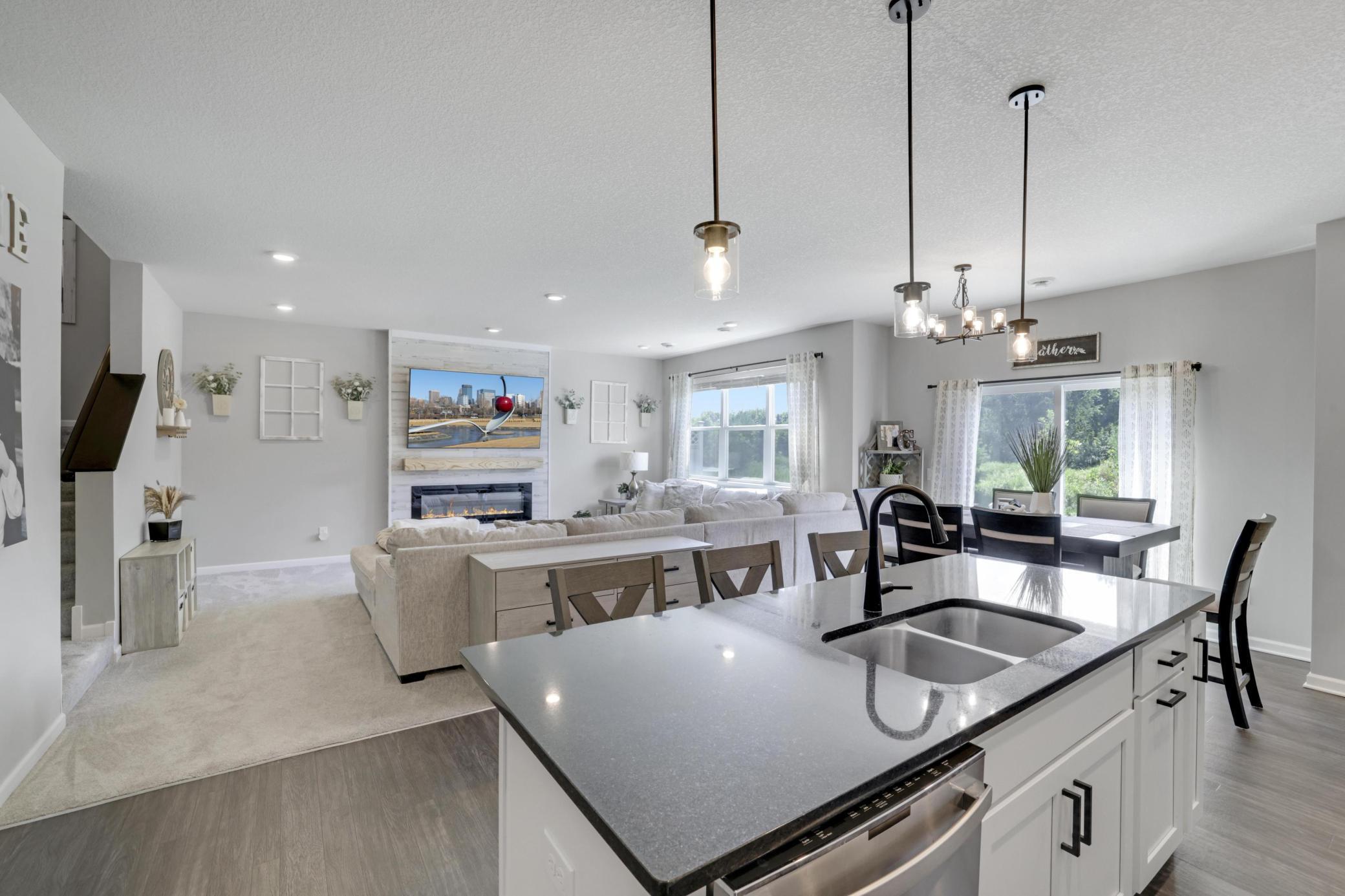 Nice sized center island!!