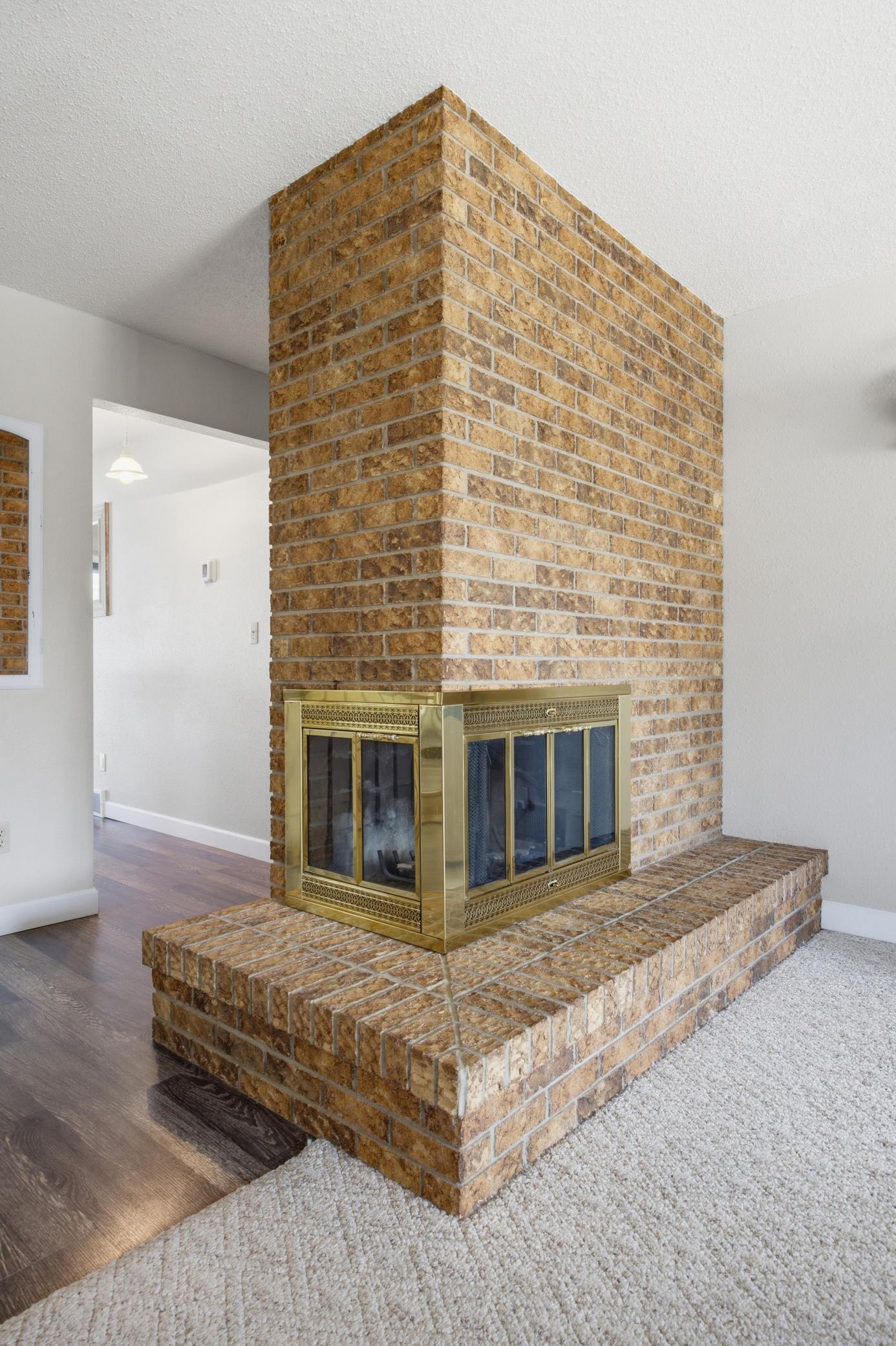 Fireplace - wood burning