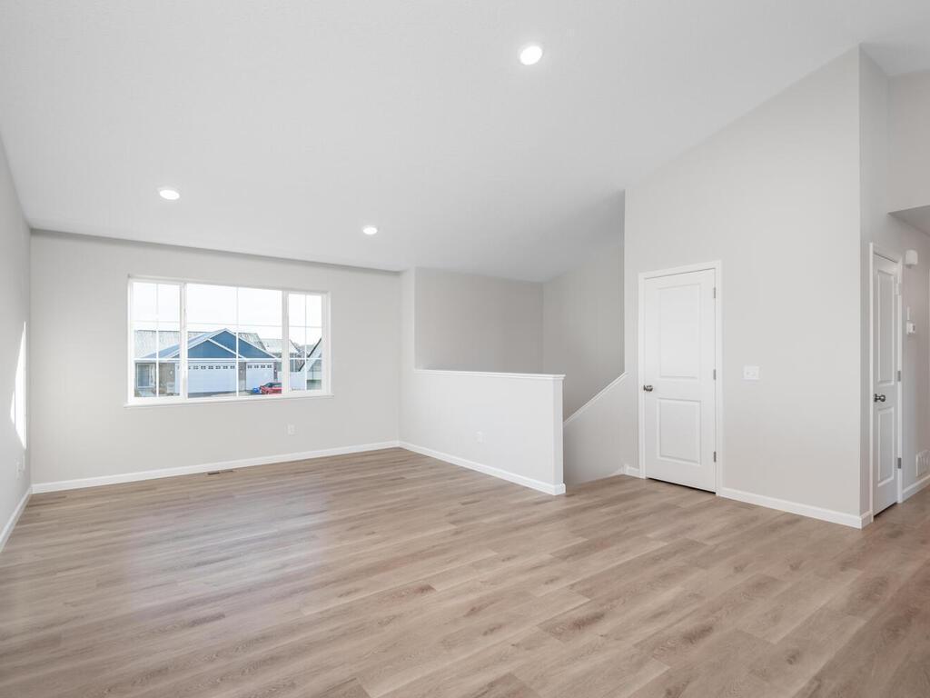 938 Prestwick Dr Belle Plaine MN