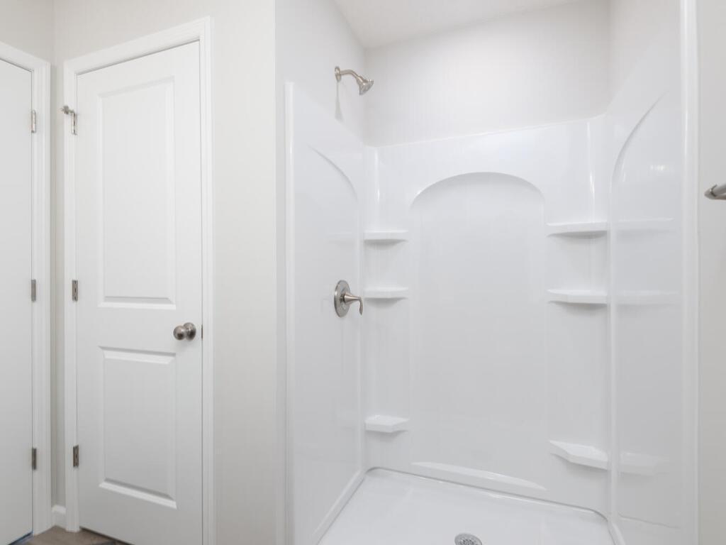 938 Prestwick Dr Belle Plaine MN