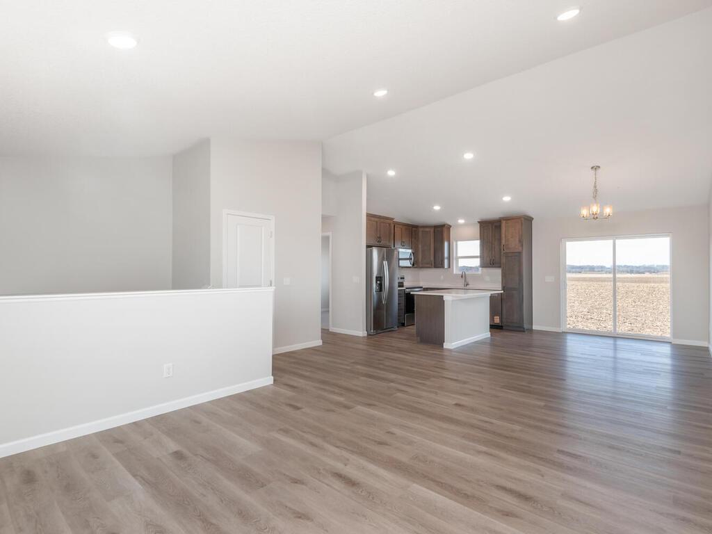 938 Prestwick Dr Belle Plaine MN