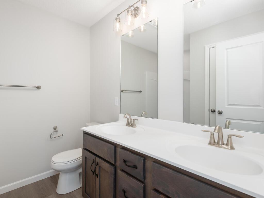 938 Prestwick Dr Belle Plaine MN