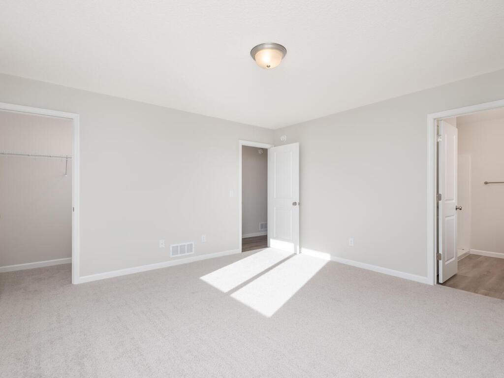 938 Prestwick Dr Belle Plaine MN