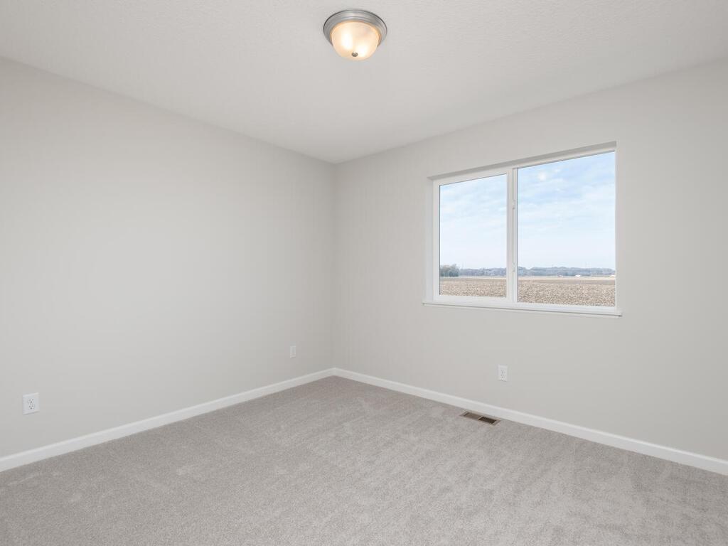 938 Prestwick Dr Belle Plaine MN