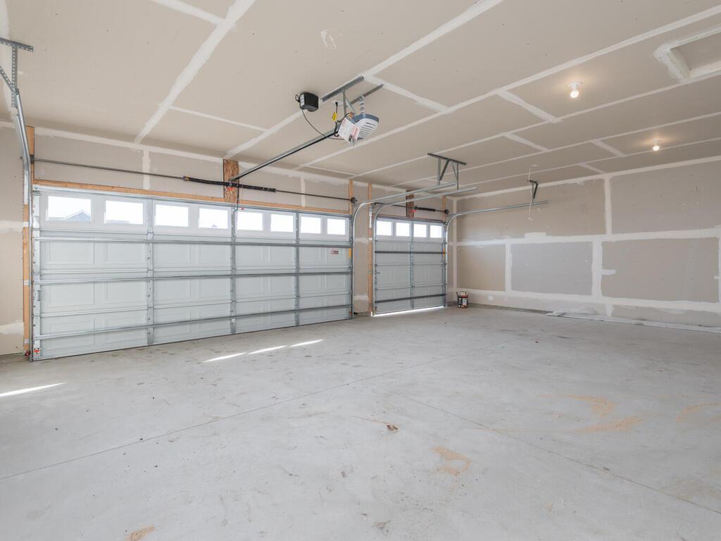 938 Prestwick Dr Belle Plaine MN