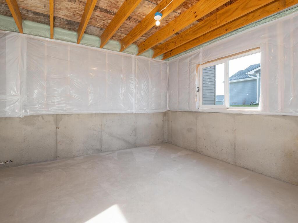 938 Prestwick Dr Belle Plaine MN