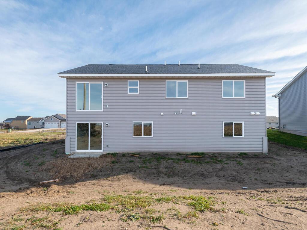 938 Prestwick Dr Belle Plaine MN