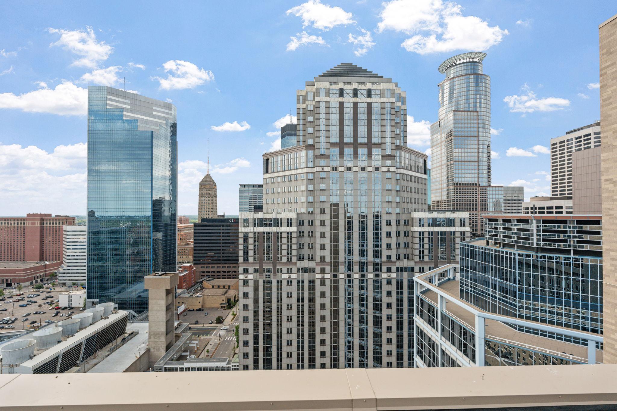 25-web-or-mls-431 S 7th St 2609-25.jpg