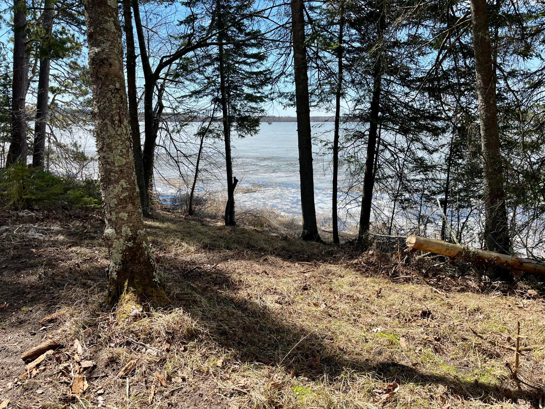 excellent lake views!