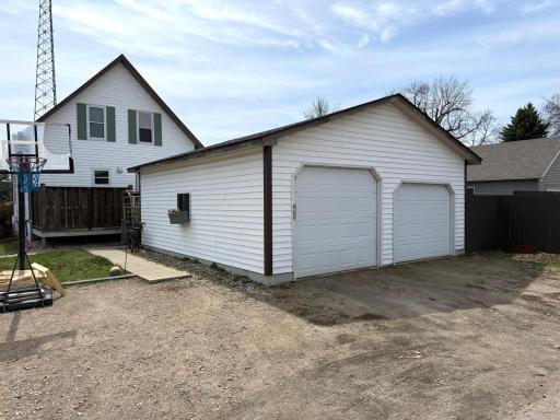 321 E 2nd Street, Redwood Falls, MN 56283