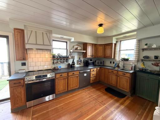321 E 2nd Street, Redwood Falls, MN 56283