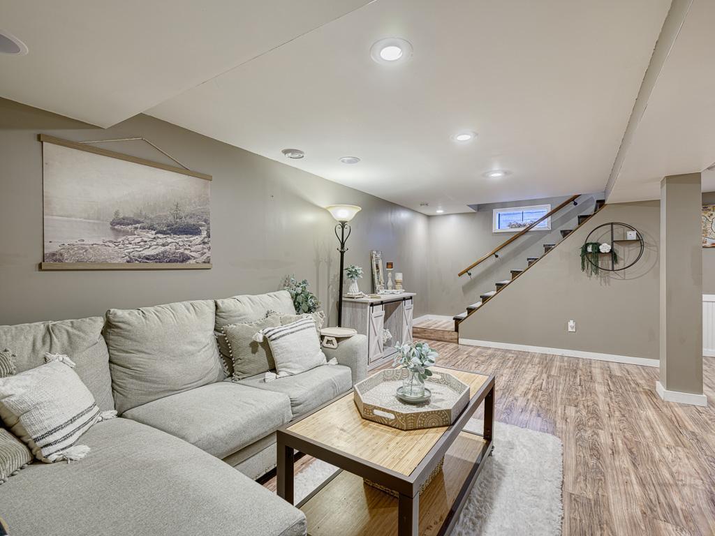 19 - Family Room.jpg