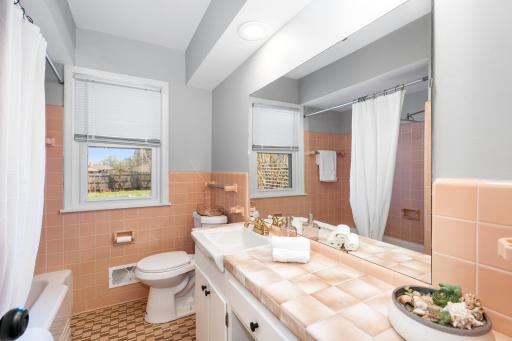6211 Thomas Avenue S, Minneapolis, MN 55423