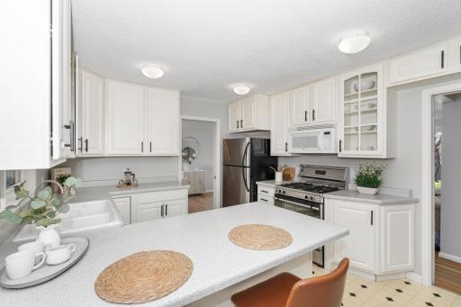 6211 Thomas Avenue S, Minneapolis, MN 55423