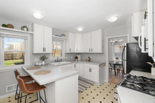 6211 Thomas Avenue S, Minneapolis, MN 55423